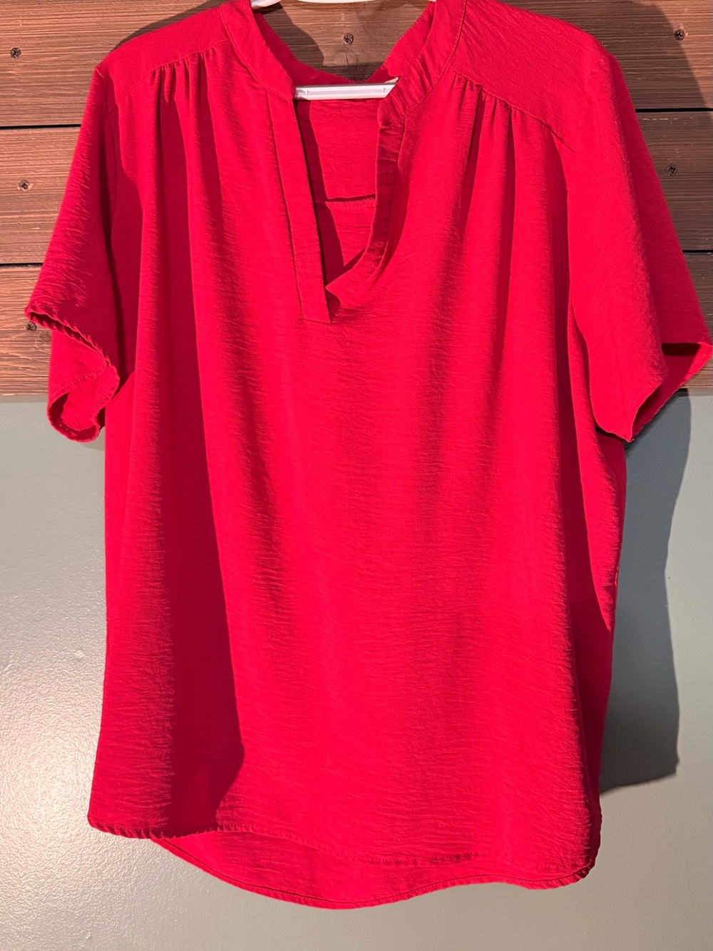 Entro Women's Red Split-Neck Short Sleeve Top